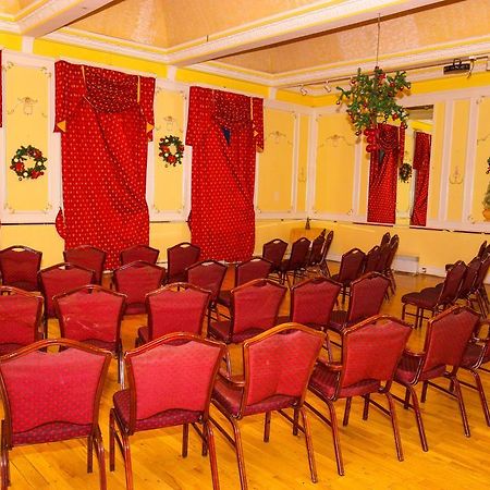 Albany Lions Hotel AEGON International Esterno foto