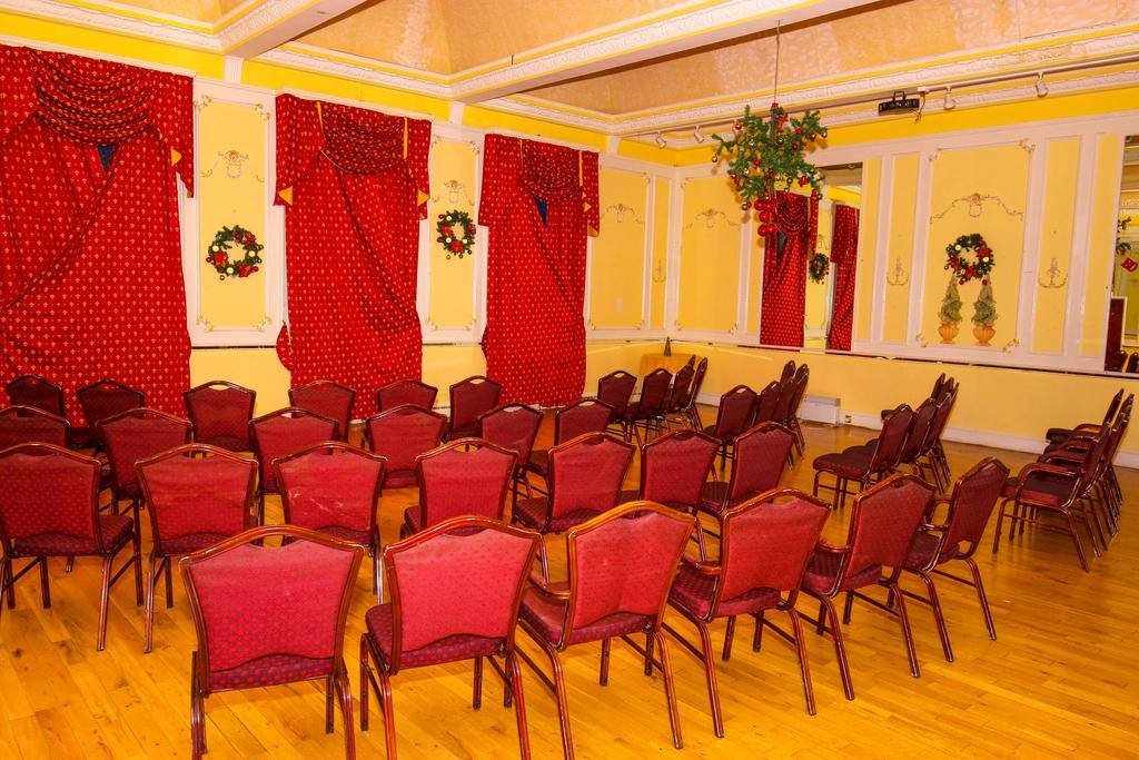 Albany Lions Hotel AEGON International Esterno foto