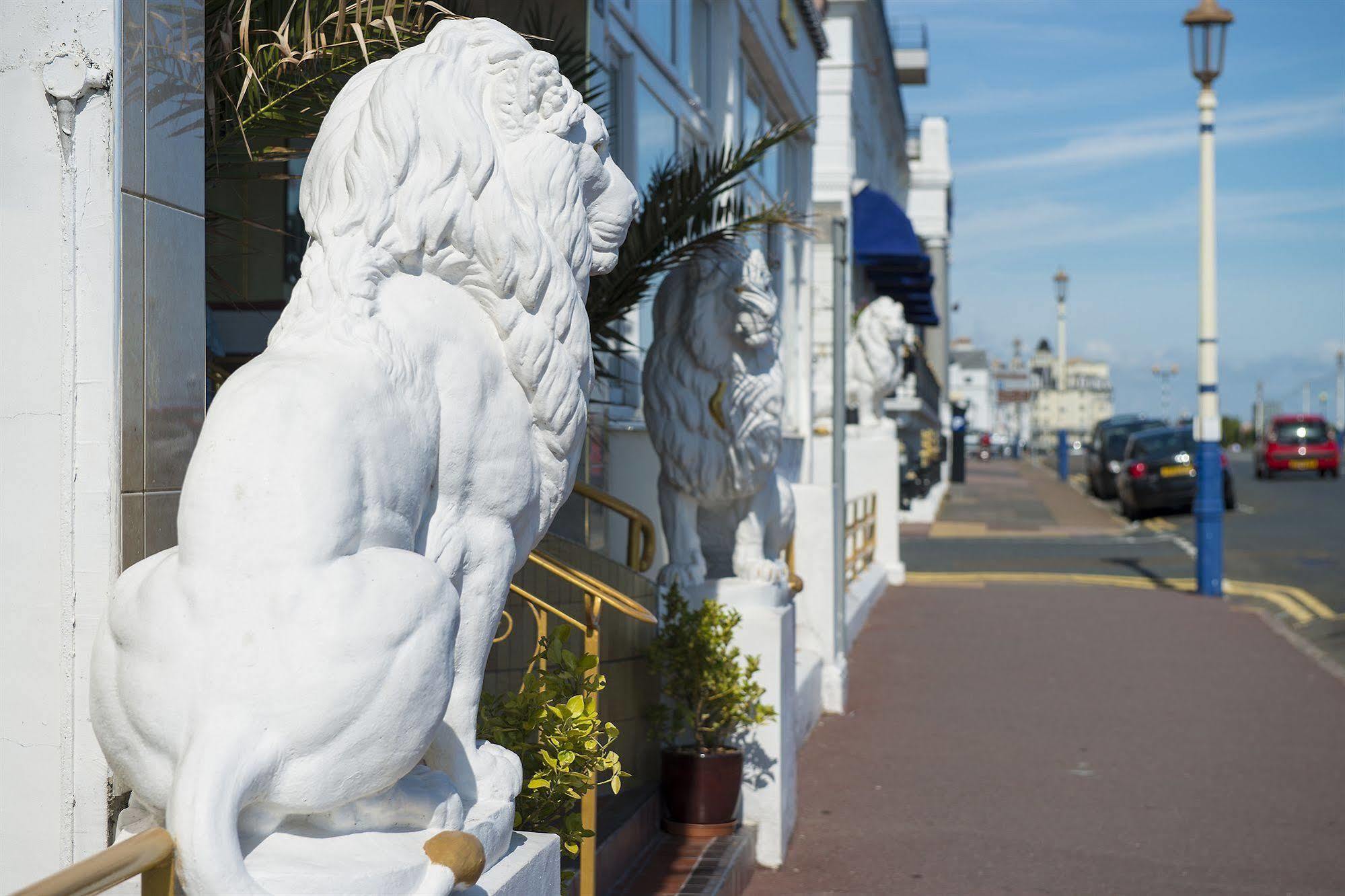 Albany Lions Hotel AEGON International Esterno foto